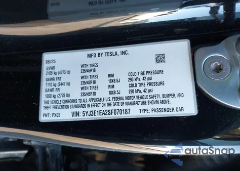 2025 Tesla Model 3 Long Range Rear-Wheel Drive/Standard Rear-Wheel Drive z USA, uszkodzony, nr VIN 5YJ3E1EA2SF070187